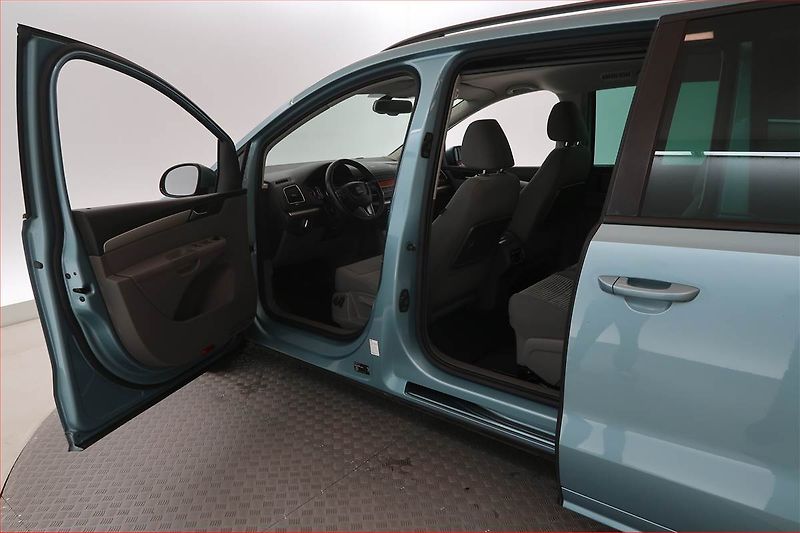 Seat Alhambra (2011) 1.4 TSI, 7 míst, Serv.kniha - fotka 17 z 19
