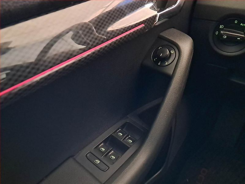 Škoda Octavia (2017) RS 2.0 TDI, Automat, Kůže - fotka 21 z 22