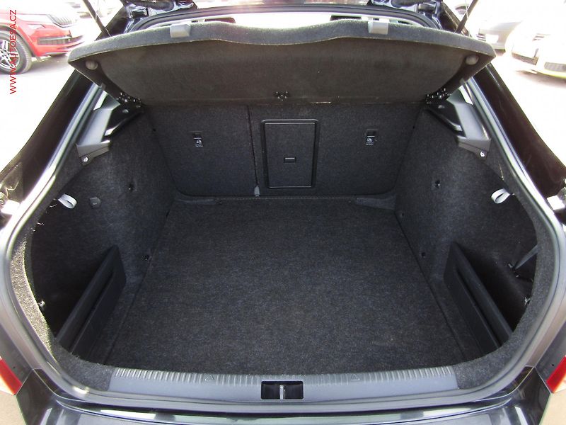 Škoda Octavia (2019) 1.6TDi 4x4, 1.maj,ČR, Style - fotka 7 z 17