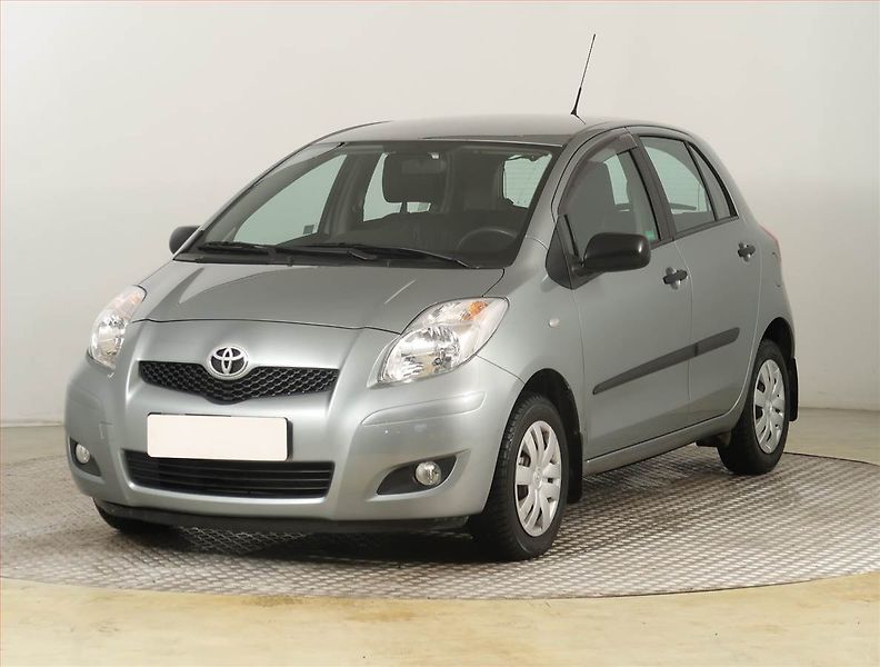 Toyota Yaris (2010) 1.0 VVT-i, ČR,1.maj - fotka 2 z 17