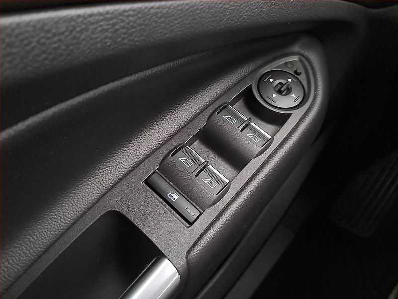 Ford Kuga (2018) Titanium 1.5 EcoBoost, ČR - fotka 18 z 21