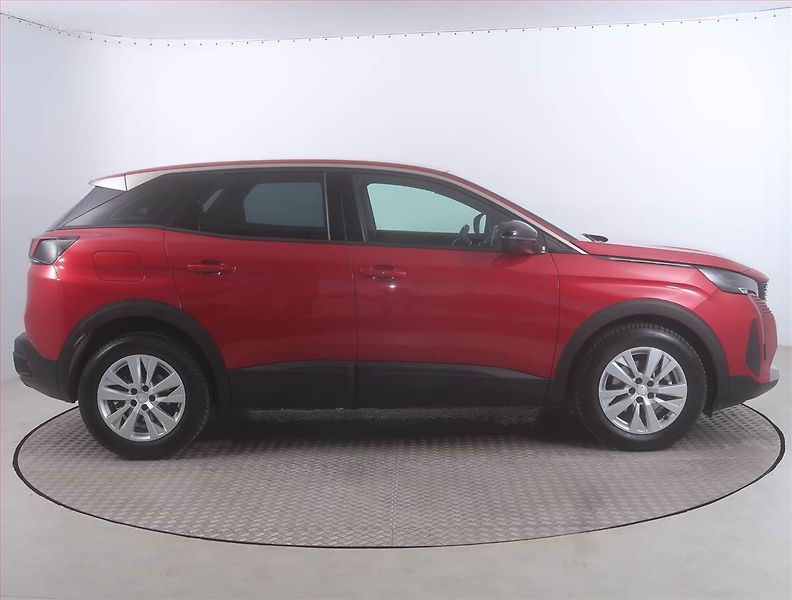 Peugeot 3008 (2023) Active Pack 1.2 PureTech - fotka 6 z 17
