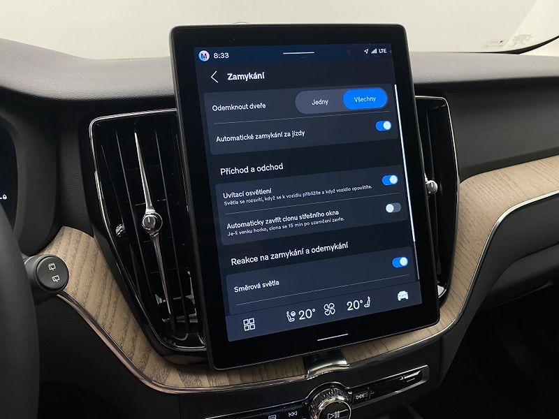 Volvo XC60 T6 AWD RECHARGE DARK PLUS CZ - fotka 57 z 67