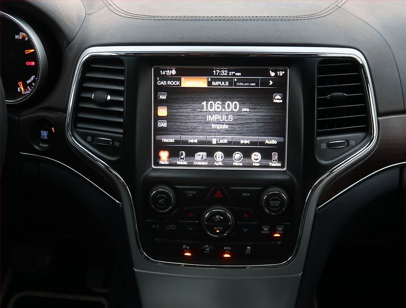 Jeep Grand Cherokee (2015) Overland 3.0 CRD, 4X4 - fotka 12 z 29