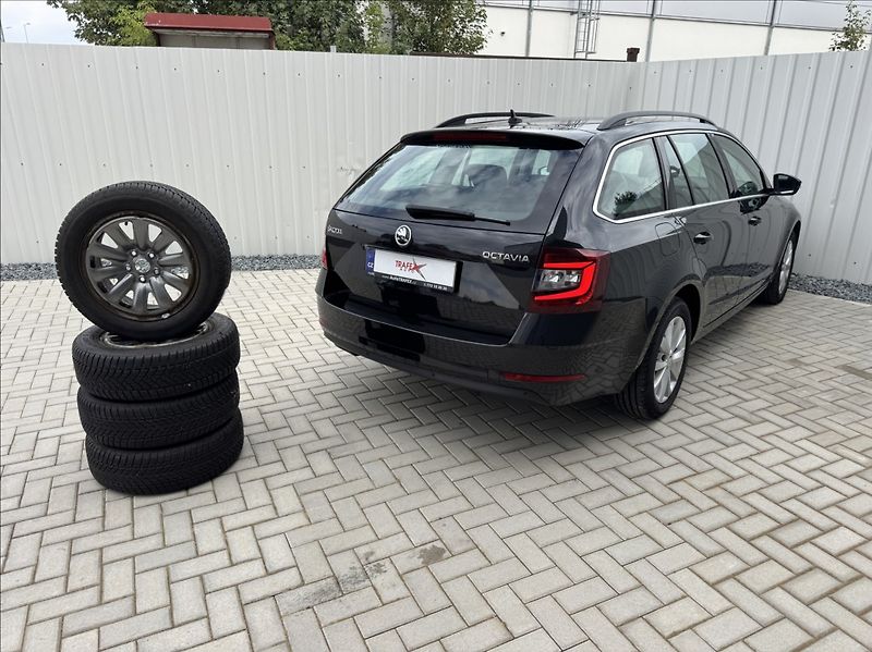 Škoda Octavia 2,0 TDI DSG STYLE DPH 1.maj ČR - fotka 46 z 50