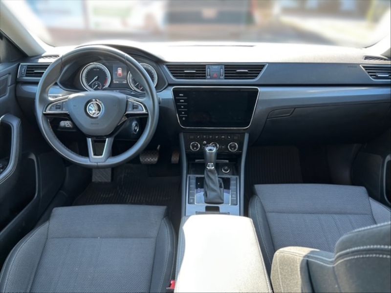 Škoda Superb 2,0 TDI 110 Style AT - fotka 9 z 11