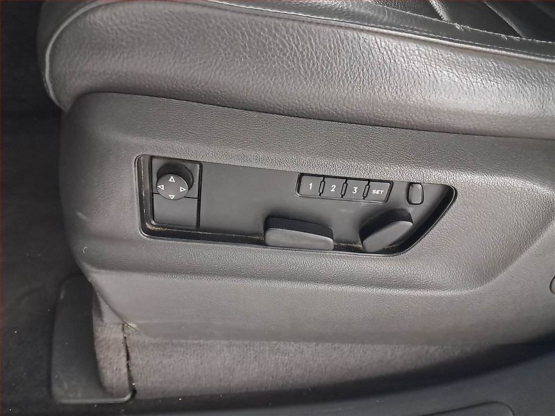 Volkswagen Touareg (2009) 3.0 TDI, 4X4, Automat, Xenony - fotka 16 z 21