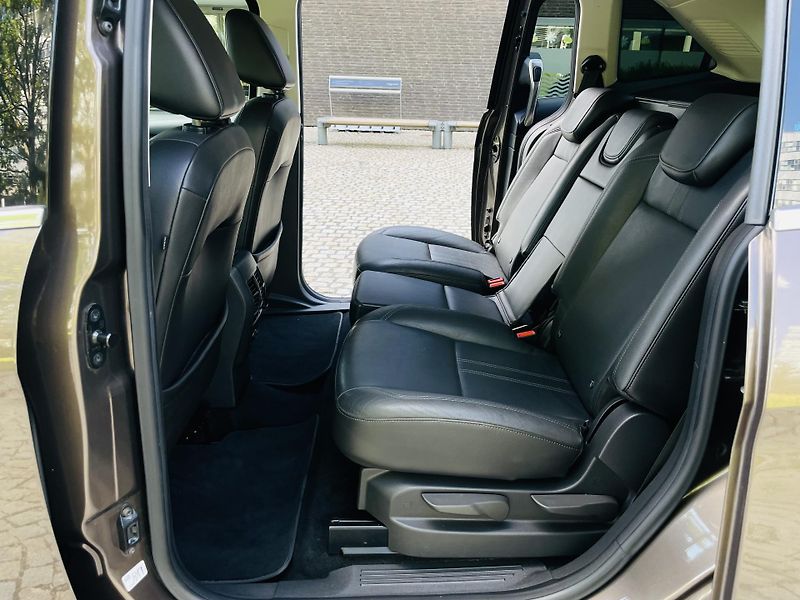 Ford Grand C-MAX 2.0TDCi MAN TAŽNÉ 1MAJITEL - fotka 32 z 50