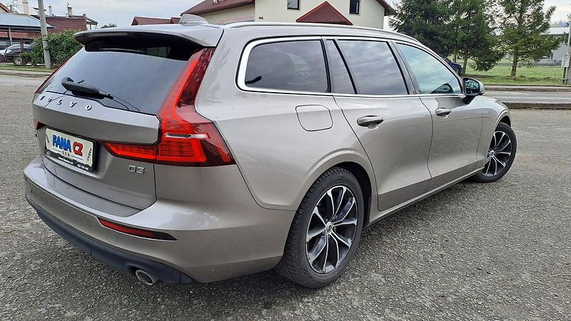 Volvo V60 2.0 D3 Momentum NAVI - fotka 6 z 31