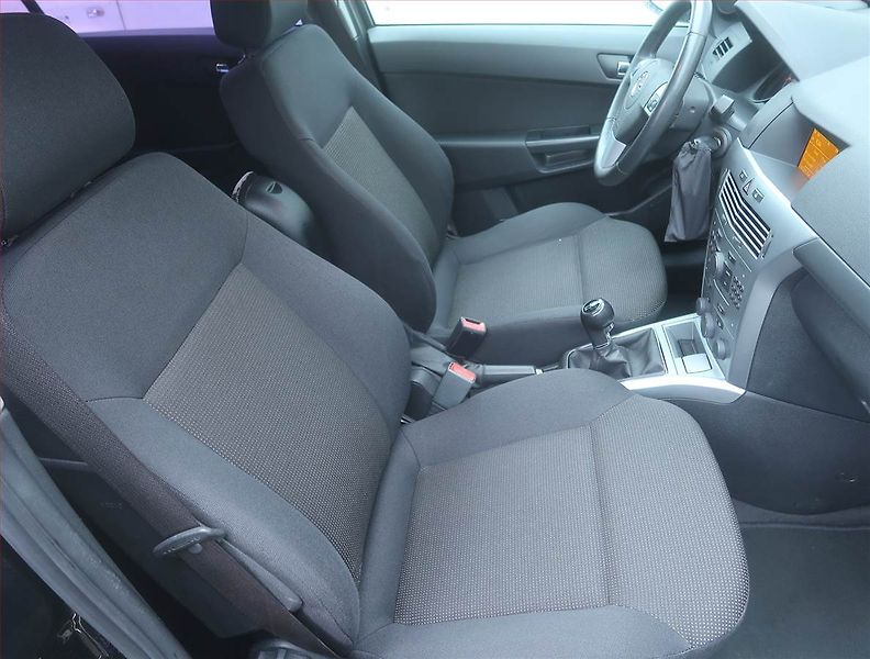 Opel Astra (2011) 1.6 16V, Serv.kniha, nová STK - fotka 9 z 14