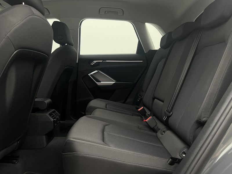 Audi Q3 35 TFSI AUT CZ - fotka 6 z 42