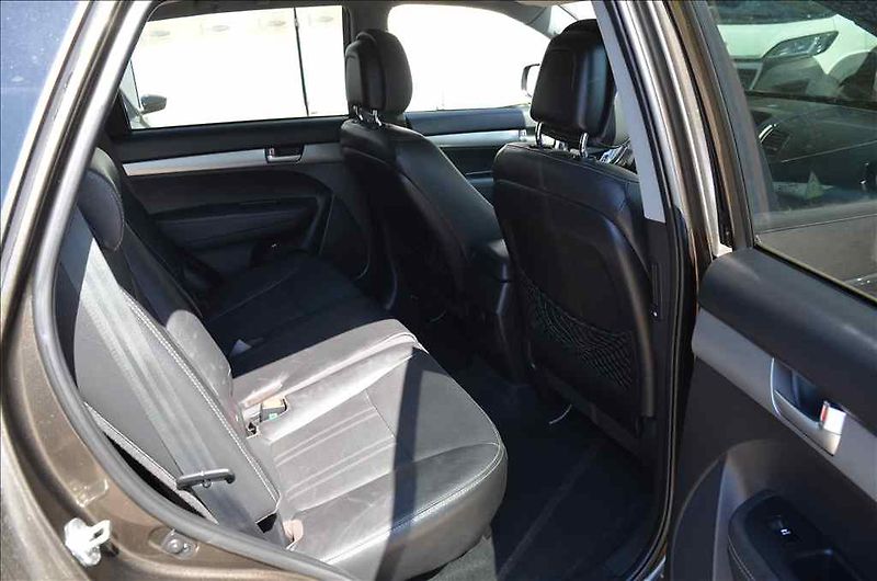 Kia Sorento (2012) 2,2 CRDI AWD - fotka 19 z 21