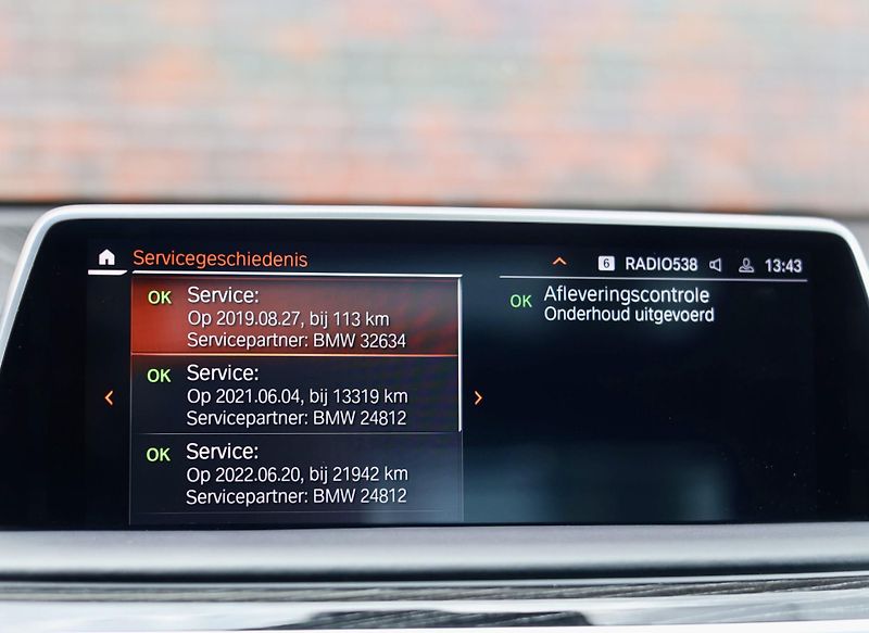 BMW Řada 7 (2019) M760Li xDrive - fotka 45 z 47