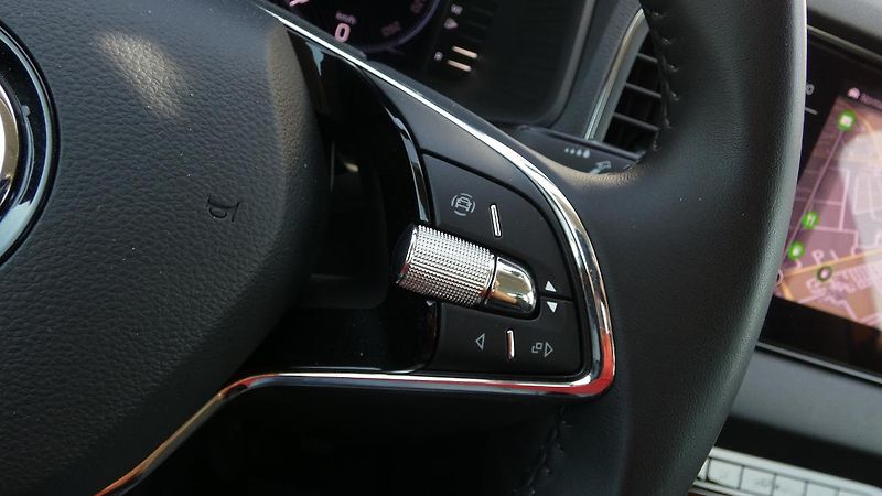 Škoda Karoq 1,5 TSI DSG Style - fotka 12 z 22