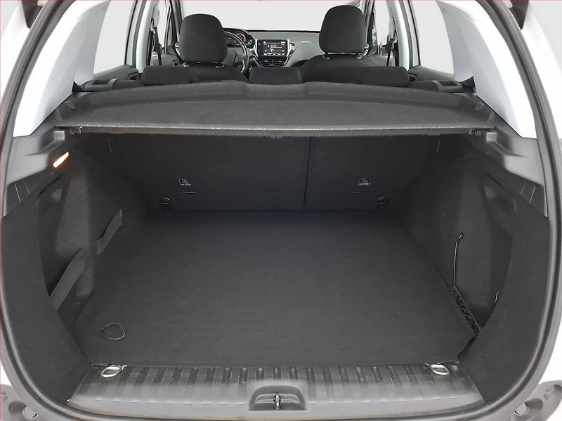 Peugeot 2008 (2018) 1.2 PureTech, ČR,1.maj - fotka 13 z 16