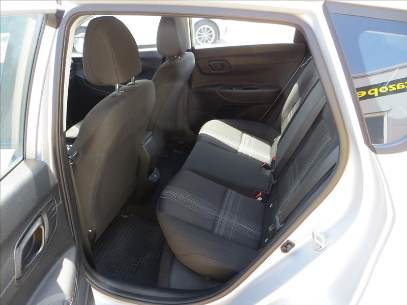 Hyundai Bayon 1,0 tGDI 74kW Comfort Club ČR - fotka 21 z 22