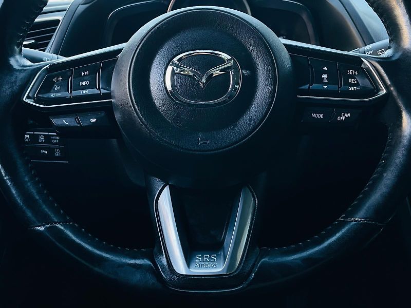 Mazda 3 2.0i AUTOMAT LED KAMERA VÝHŘEV - fotka 25 z 48