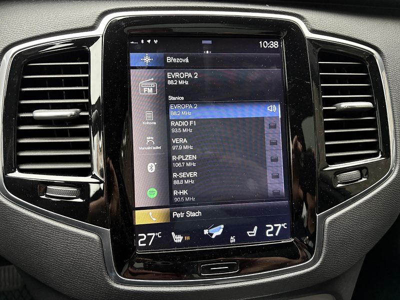 Volvo XC90 (2019) D5 AWD  Pano, Head, 360 - fotka 29 z 35