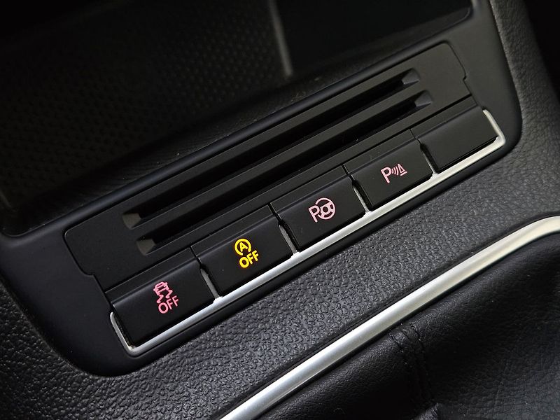 Volkswagen Tiguan 1,4 TSi, ČR, 1.maj, serv.kn. - fotka 23 z 40