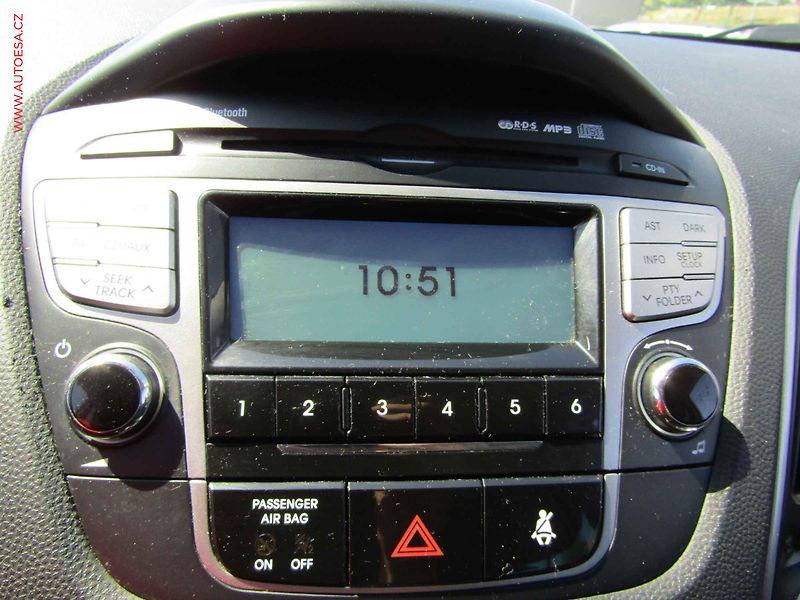 Hyundai ix35 (2012) 2.0CRDi 4x4, ČR, Výhř.sed. - fotka 17 z 22