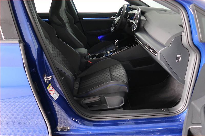 Volkswagen Golf (2026) R-Line 1.5 TSI - fotka 9 z 19