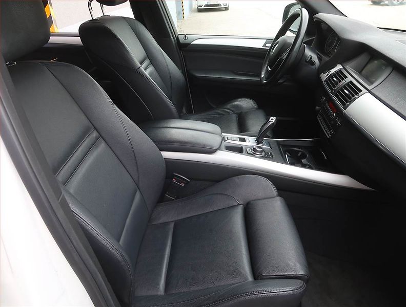 BMW X5 (2012) xDrive40d, 4X4, Automat - fotka 9 z 23