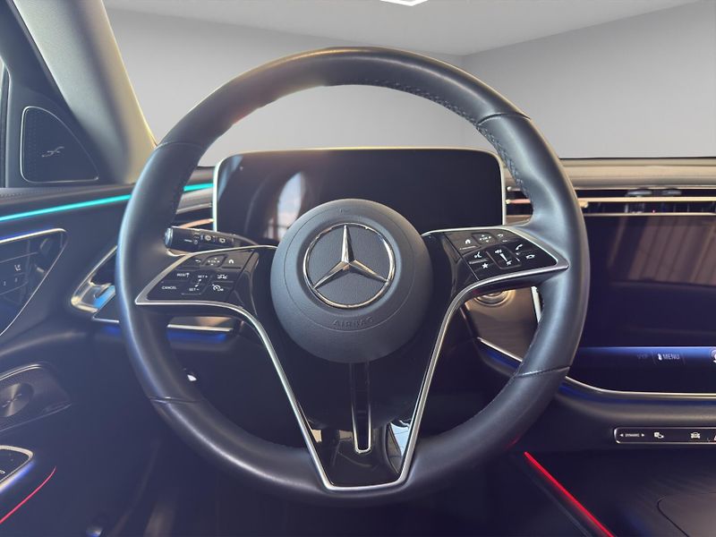 Mercedes-Benz Třídy E (2024) E 220 d kombi - fotka 10 z 20