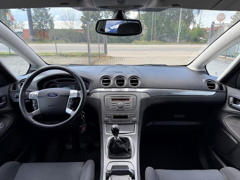 Ford S-MAX 1.8 TDCi 92 kW Titanium 7 míst - fotka 8 z 16