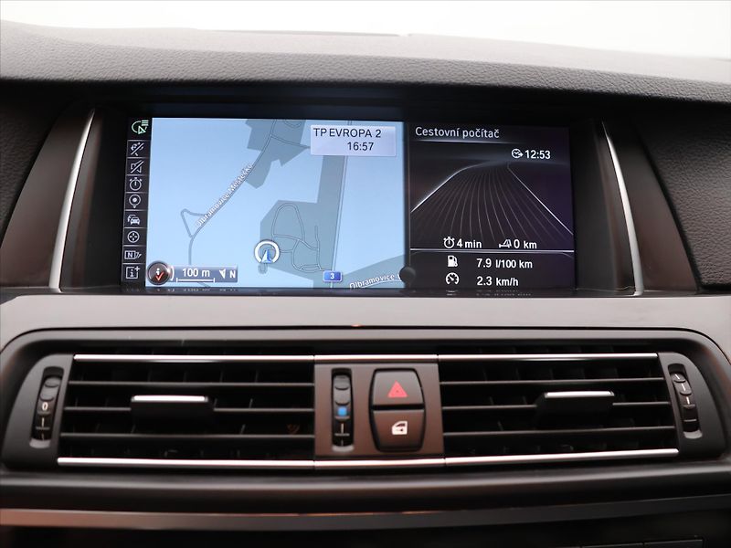 BMW Řada 5 2.0 520d 135kW Aut. Xenon Navi - fotka 22 z 34