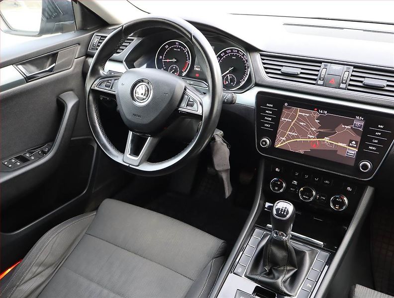 Škoda Superb (2018) Ambition 1.6 TDI, Bi-Xenony - fotka 9 z 20