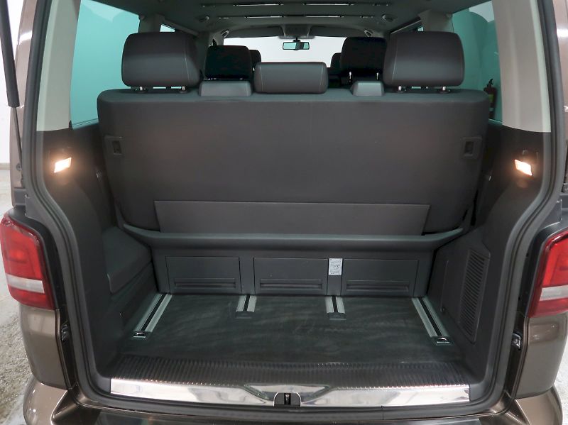 Volkswagen Multivan (2013) LIFE 2.0TDI 132KW 7MÍST - fotka 28 z 30