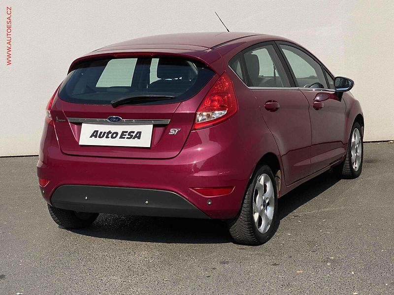 Ford Fiesta (2009) 1.4i, AC, park.asist - fotka 4 z 16
