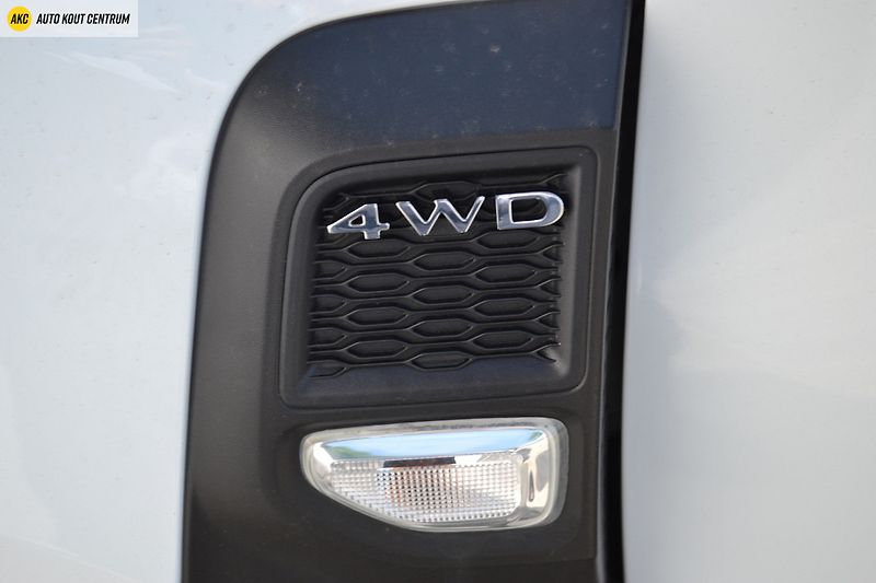 Dacia Duster 1.6i-84KW 4x4 ARCTICA - fotka 29 z 37