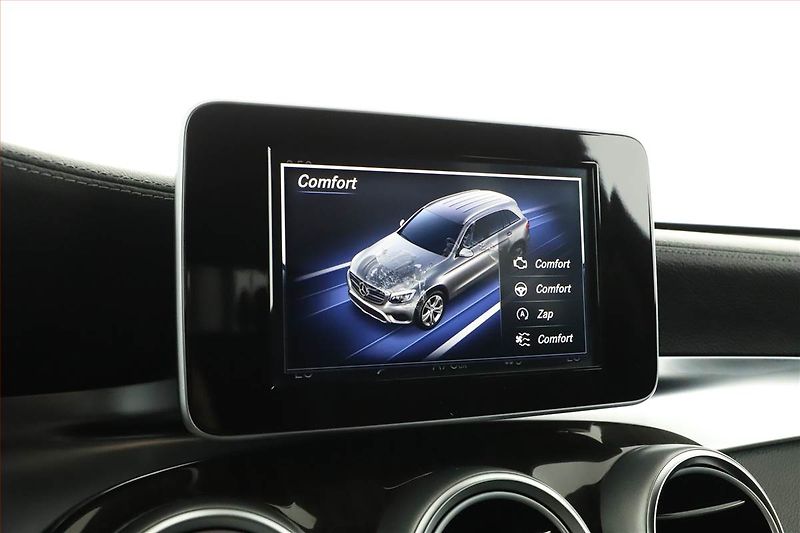 Mercedes-Benz GLC (2015) 220 d 4MATIC, 4X4 - fotka 16 z 20