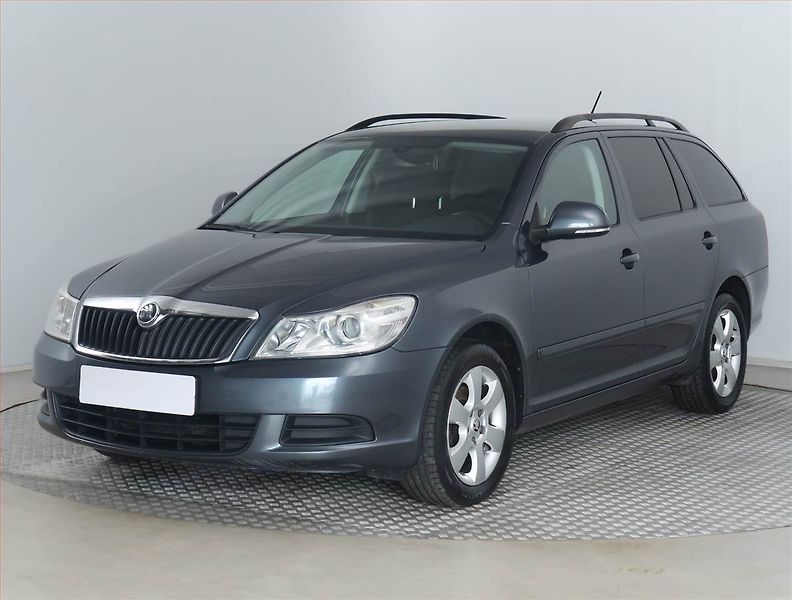 Škoda Octavia (2010) Ambiente 1.6 TDI 4x4, 4X4 - fotka 2 z 17