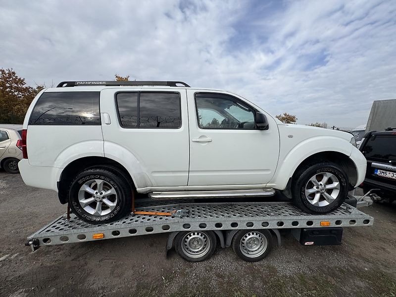 Nissan Pathfinder (2008) 2.5DCI 125kw AT 4x4 - fotka 6 z 24
