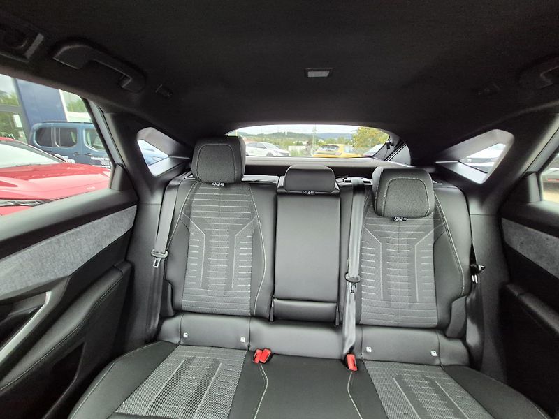 Peugeot 3008 (2026) GT Hybrid 145 e-DCS6  - fotka 25 z 27