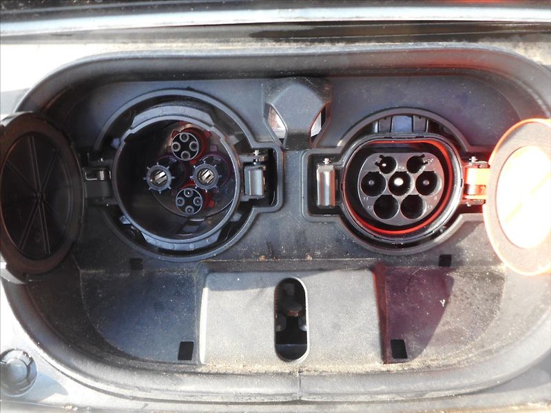 Nissan Leaf 0,0 N-Connecta - fotka 26 z 27