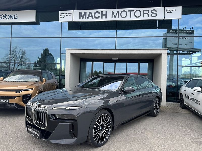 BMW Řada 7 740d xDrive  TV TOP - fotka 2 z 22