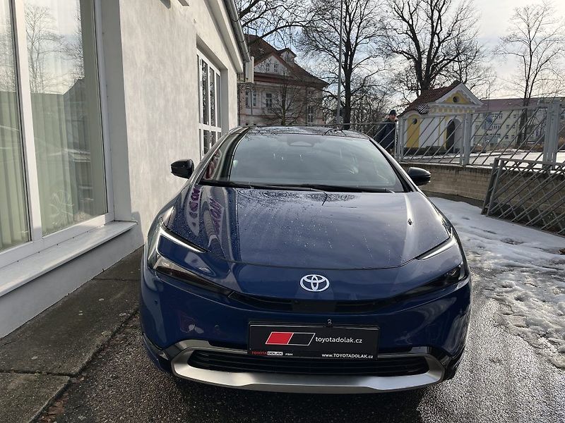 Toyota Prius 2.0L PHEV Executive - fotka 2 z 31