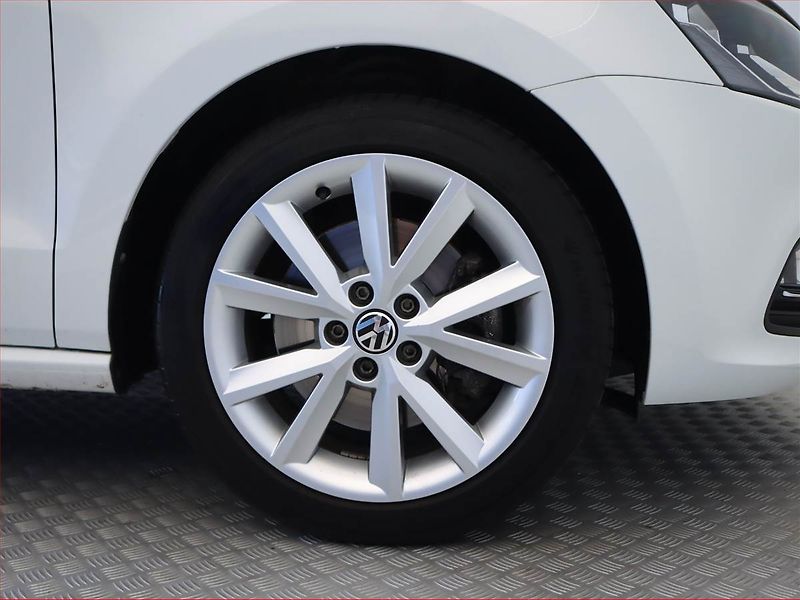 Volkswagen Polo (2015) 1.2 TSI, Automat, Serv.kniha - fotka 15 z 22