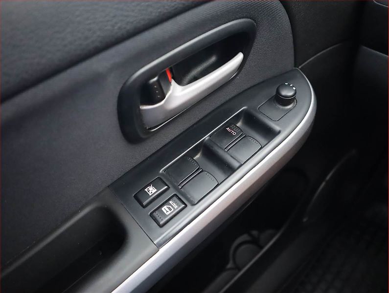 Suzuki Grand Vitara (2014) 1.9 DDiS, 4X4, Navi, Xenony - fotka 16 z 18