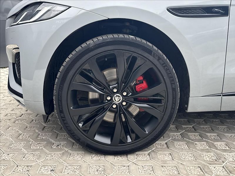 Jaguar F-Pace 3,0 D300 R-Dynamic SE ZÁRUKA - fotka 29 z 32