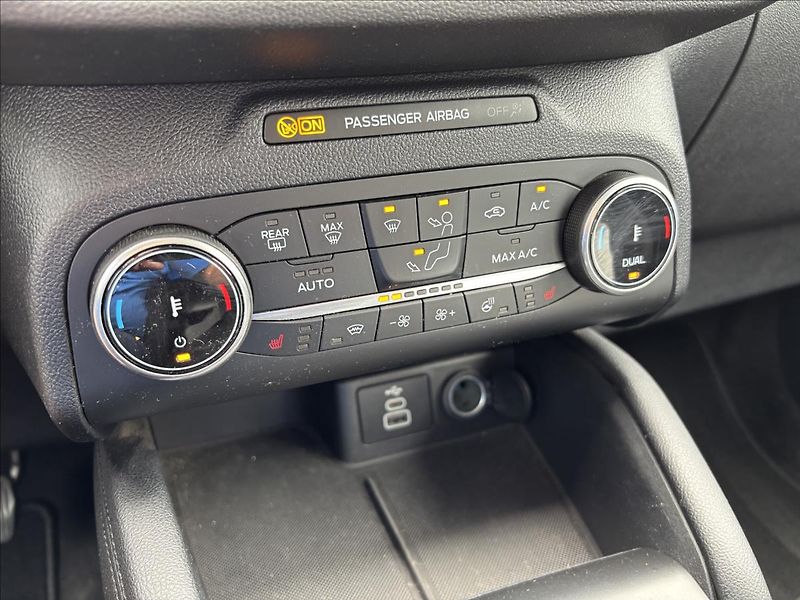 Ford Kuga 1,5 EcoBoost 110kW Titanium - fotka 29 z 39