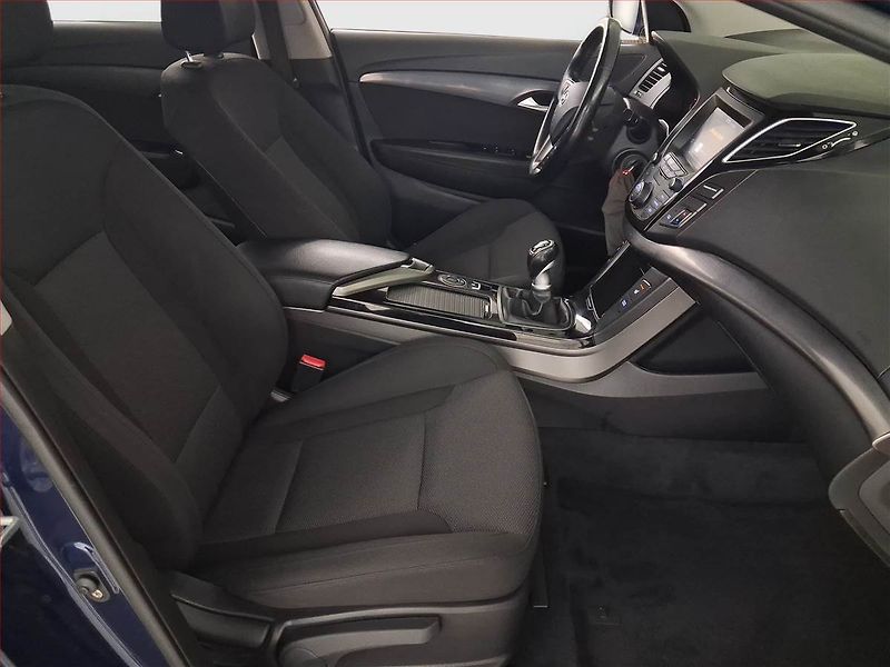 Hyundai i40 (2019) 1.6 CRDi, Navi, Tempomat - fotka 9 z 17