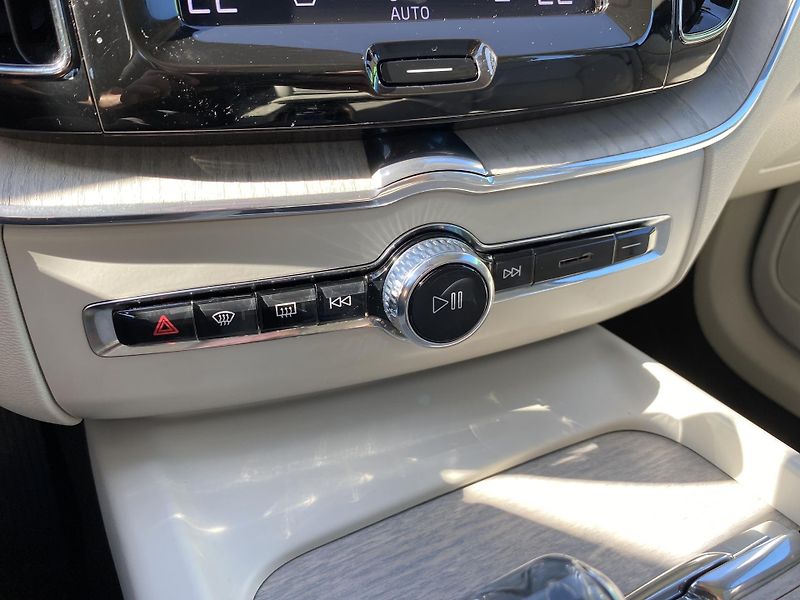 Volvo XC60 - fotka 24 z 27