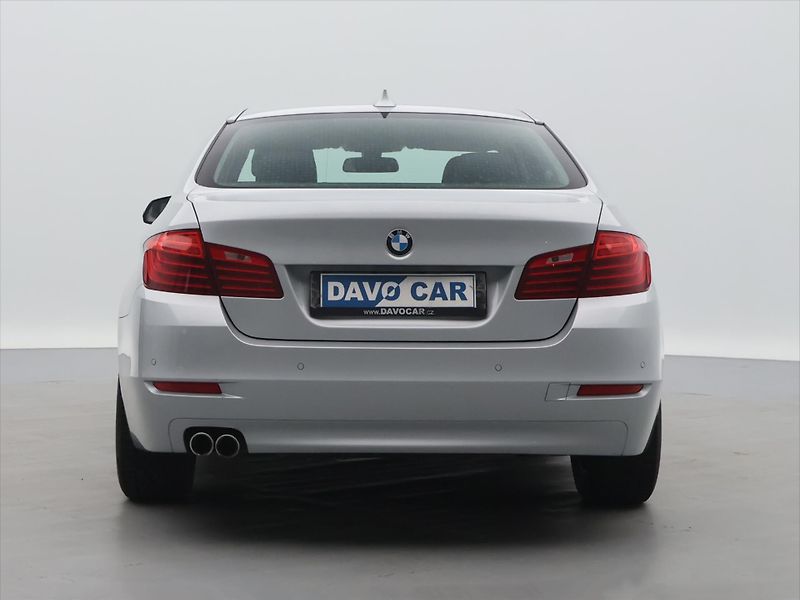 BMW Řada 5 2.0 520d 135kW Aut. Xenon Navi - fotka 6 z 34