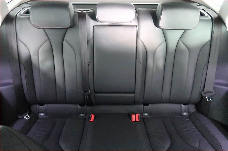 Škoda Enyaq (2021) Lounge iV 80 (82 kWh), SoH 90% - fotka 10 z 22