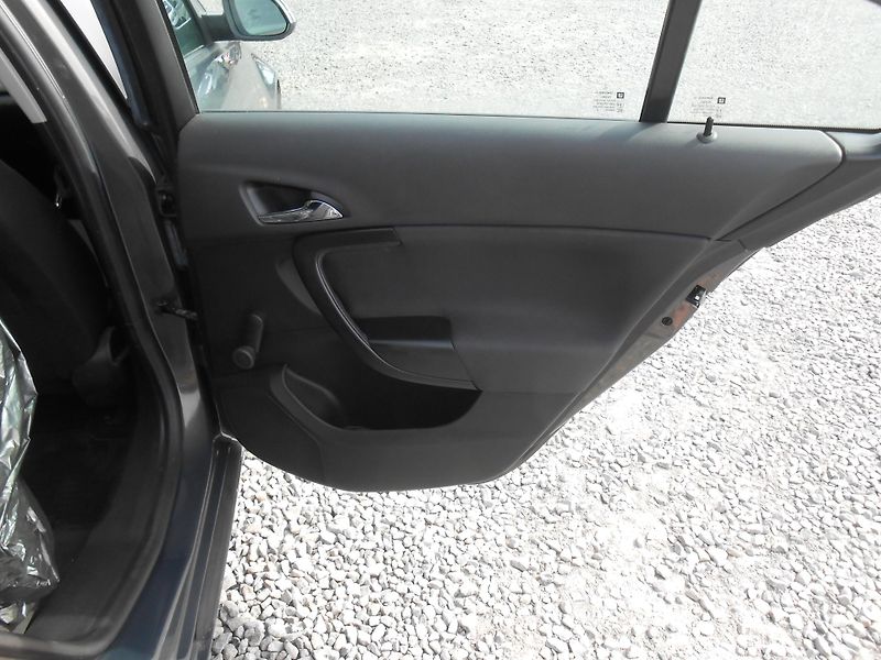 Opel Insignia 1.8I,klima,výhřev,KOUPENO V ČR - fotka 14 z 30