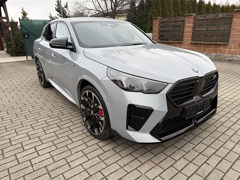 BMW X2 M135i xdrive  - fotka 3 z 16